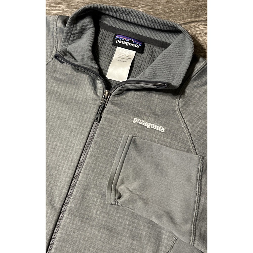 Patagonia Men's R1 Performance Style Full Zip Grid Pattern Medium Jacket Slate